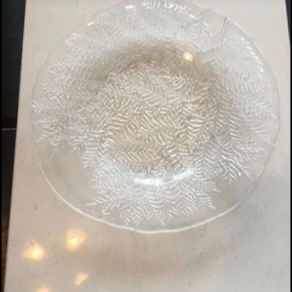 Holiday/winter Glass serving plate-perfect condition